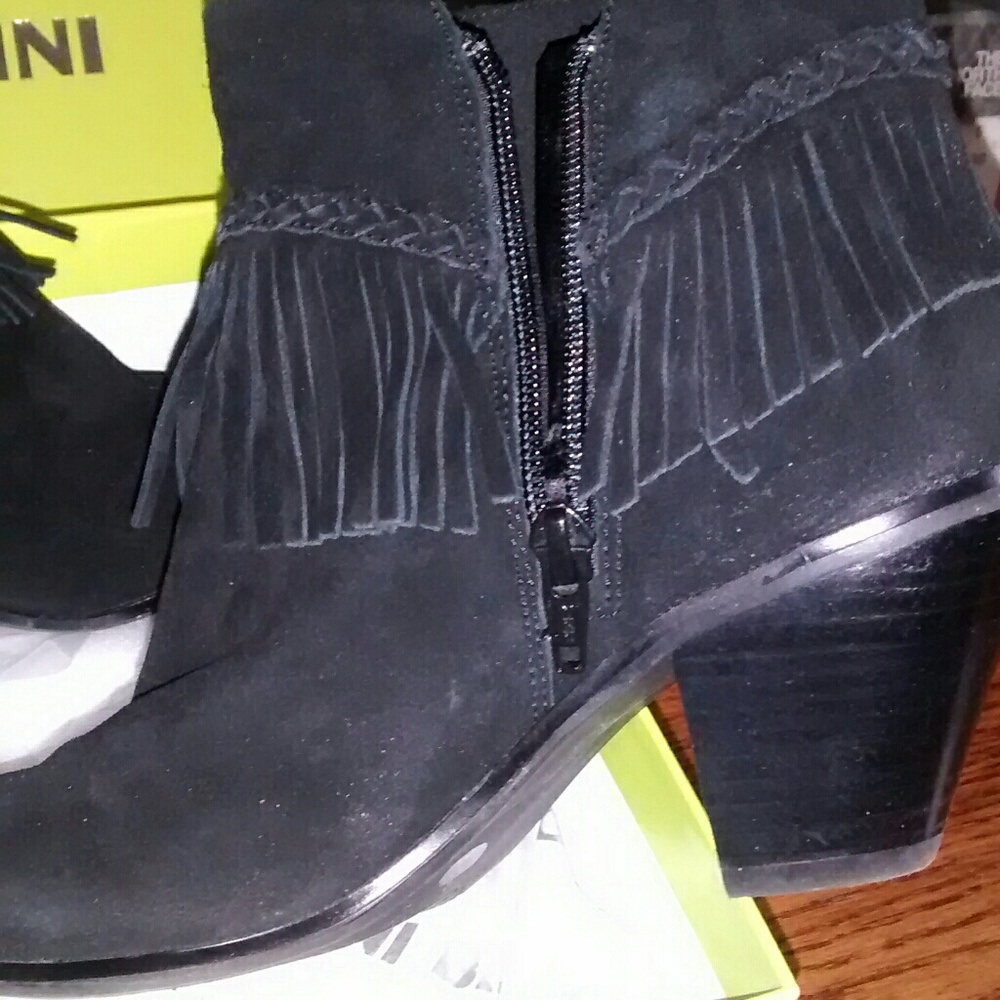 Gianni Bini ankle black boots